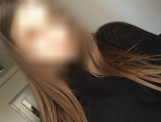 Andrea, 24