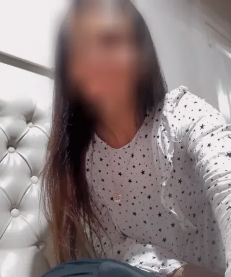 Anna, 26