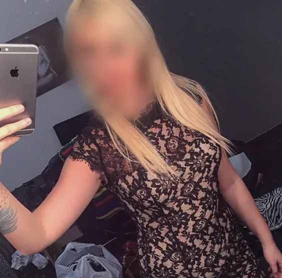 Caroline, 31