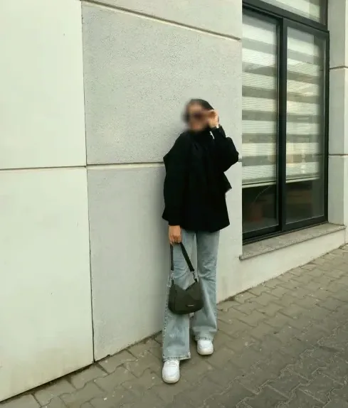 Cecilie, 26