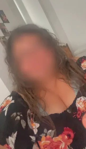Celina, 33