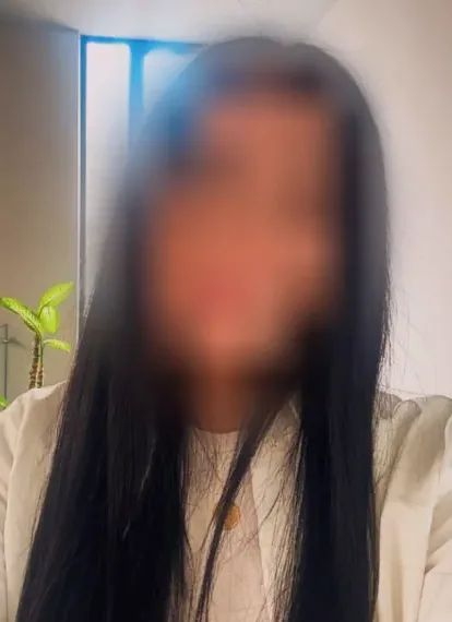 Clara, 37