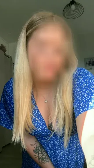 Ellen, 22