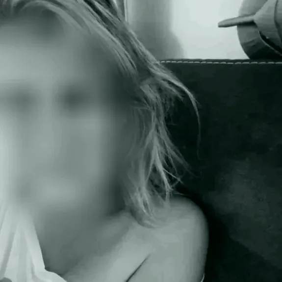 Helena, 36