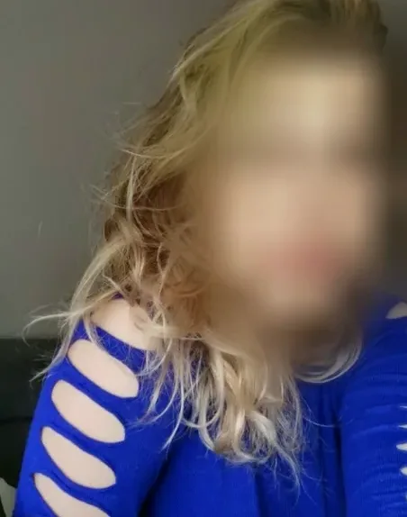 Julie, 36