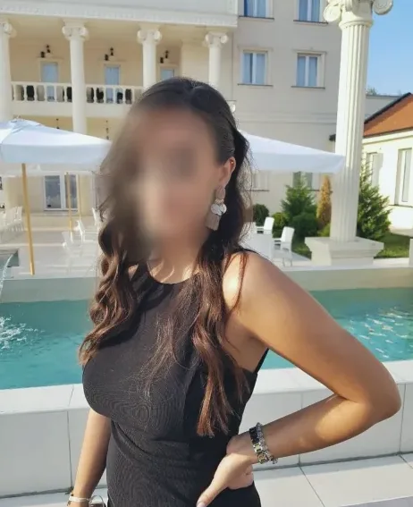 Katja, 29