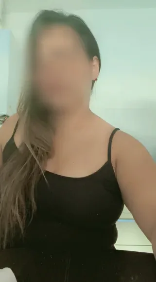 Olivia, 39