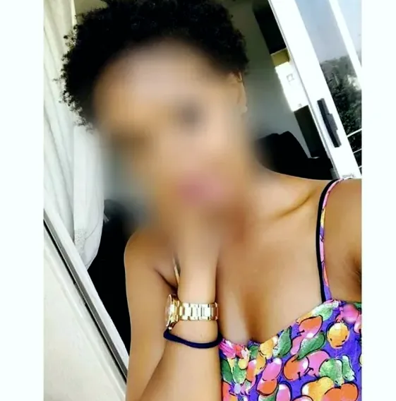 Selma, 25