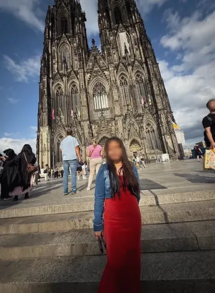 Signe, 22