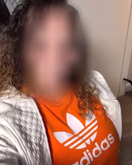 Tina, 39